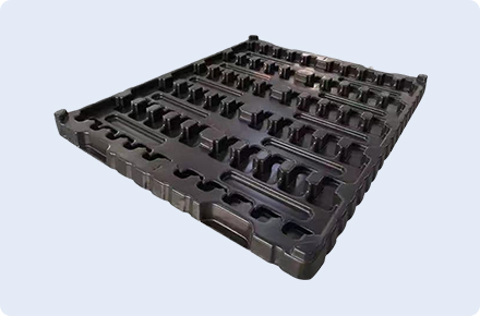 Plastic pallet for electronic parts